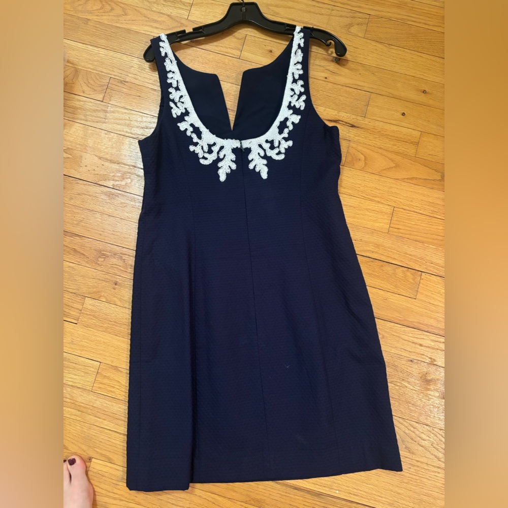NWT Lilly Pulitzer Gabby Shift Navy Dress with White Beaded Detailing - Picture 4 of 5